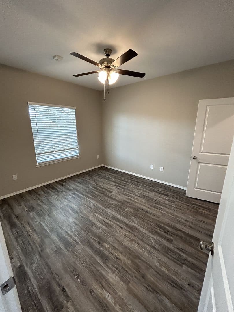 Lubbock Apartment: 3705 Clovis F Rd