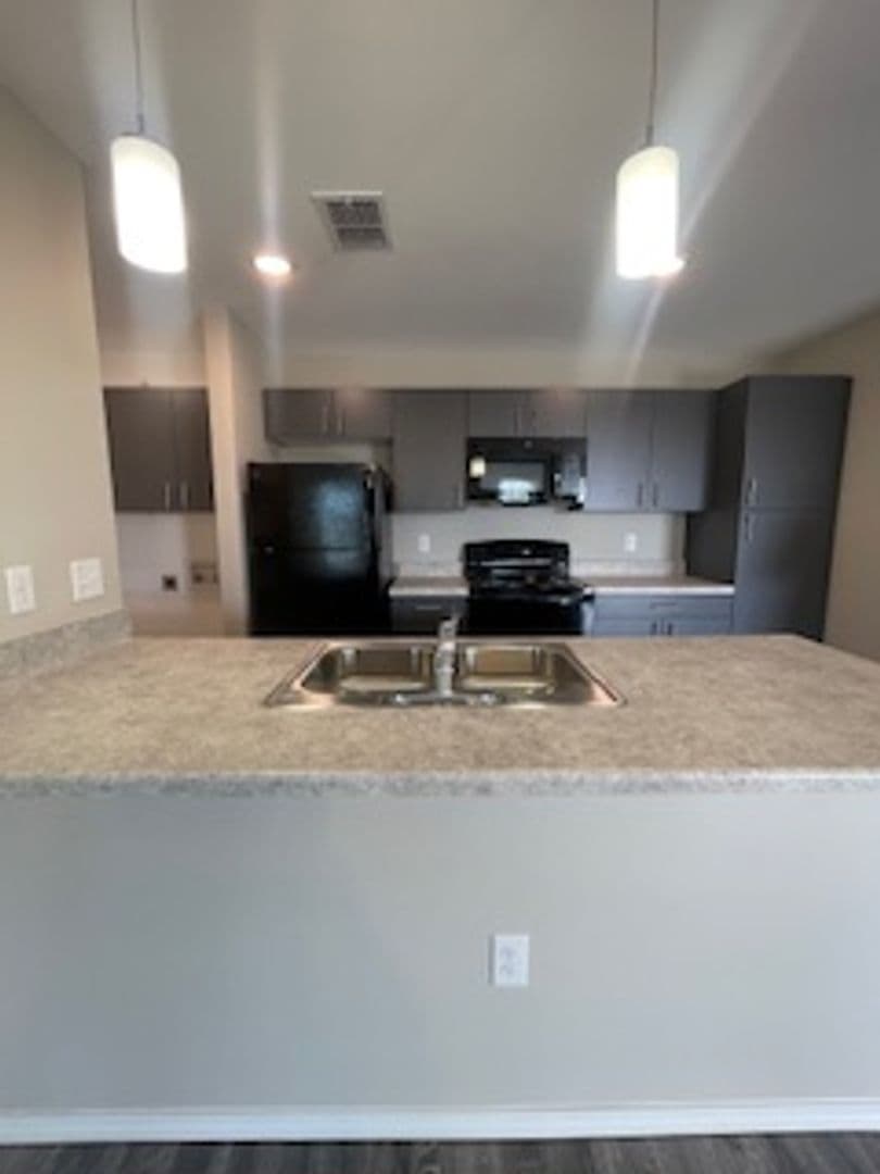 Lubbock Apartment: 3705 Clovis F Rd