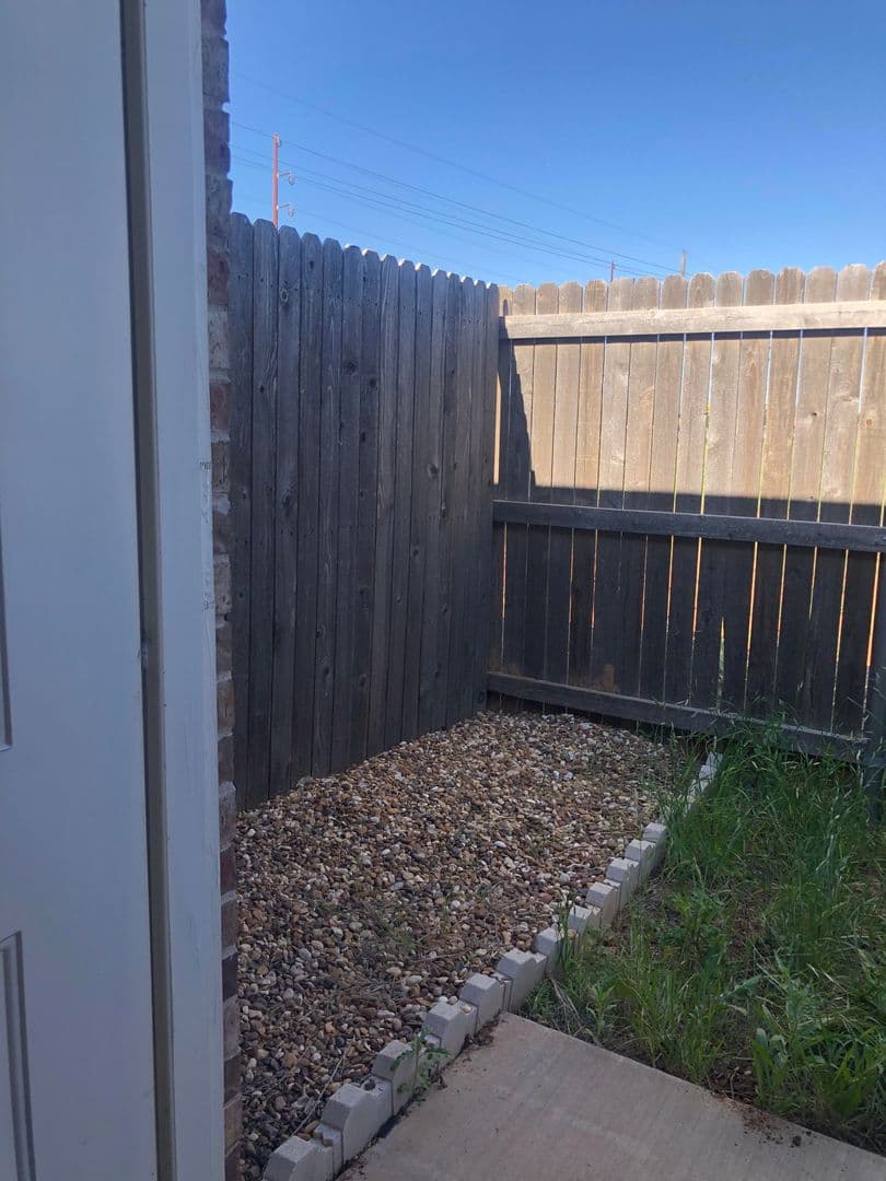 Lubbock Apartment: 1606 82nd St