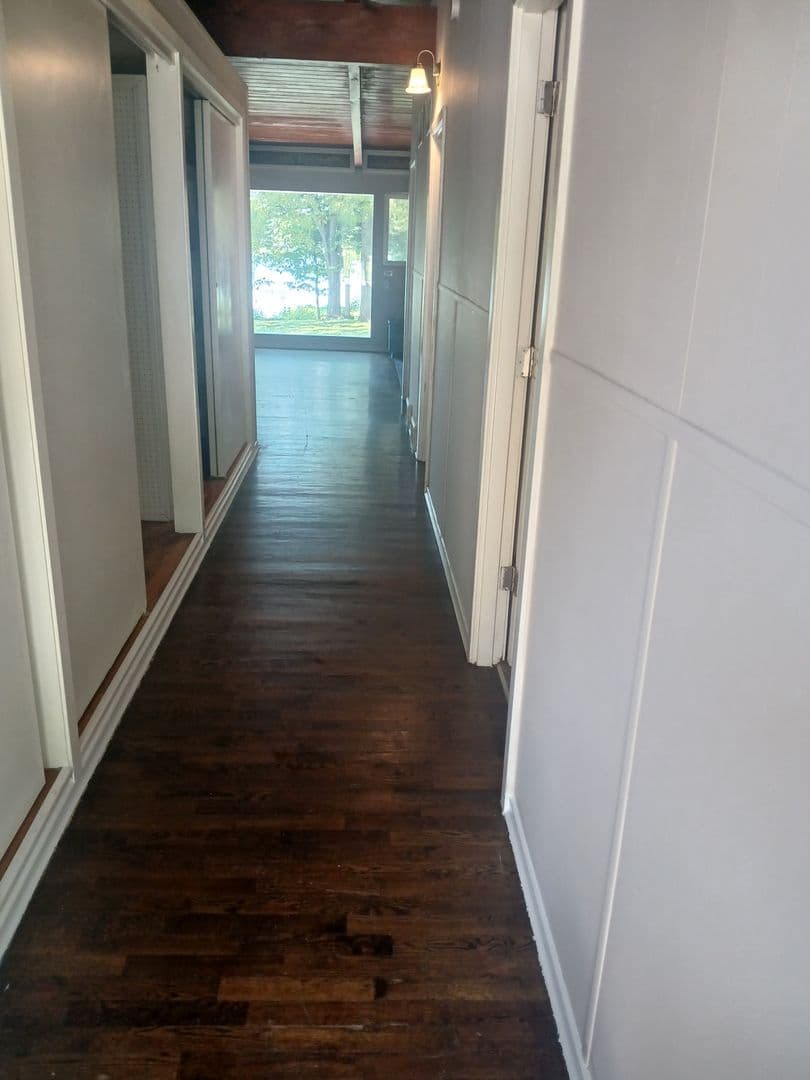 Kansas City House: 5323 NW Edgewood Circle