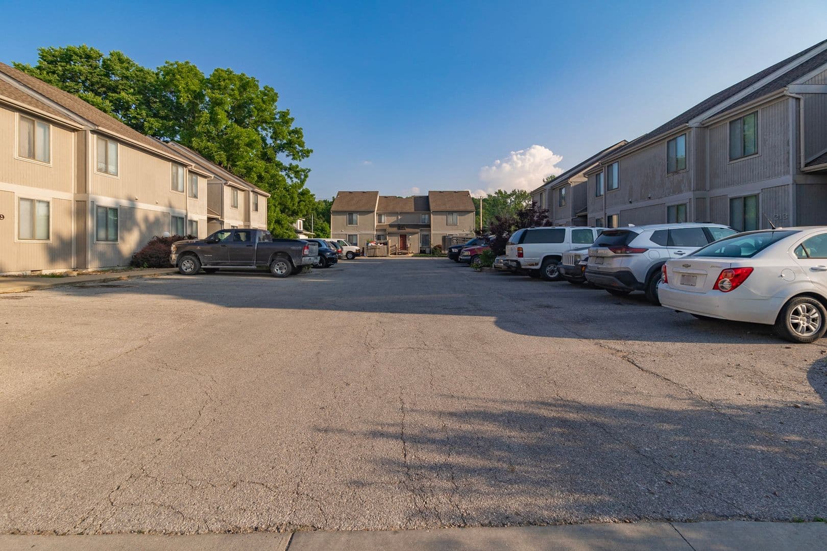 Smithville Apartment: 211 W. Main Street