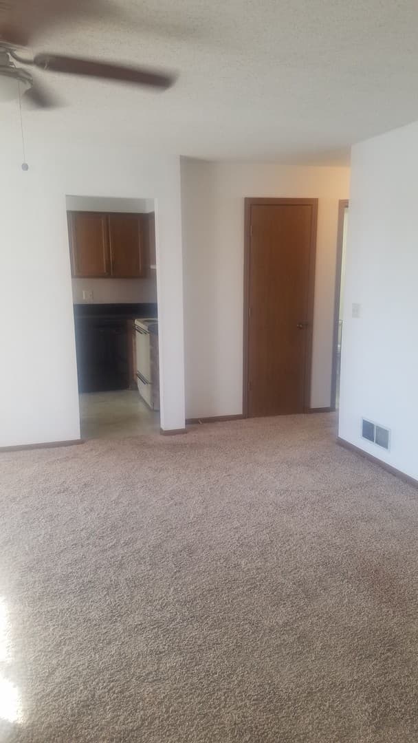 Smithville Apartment: 211 W. Main Street