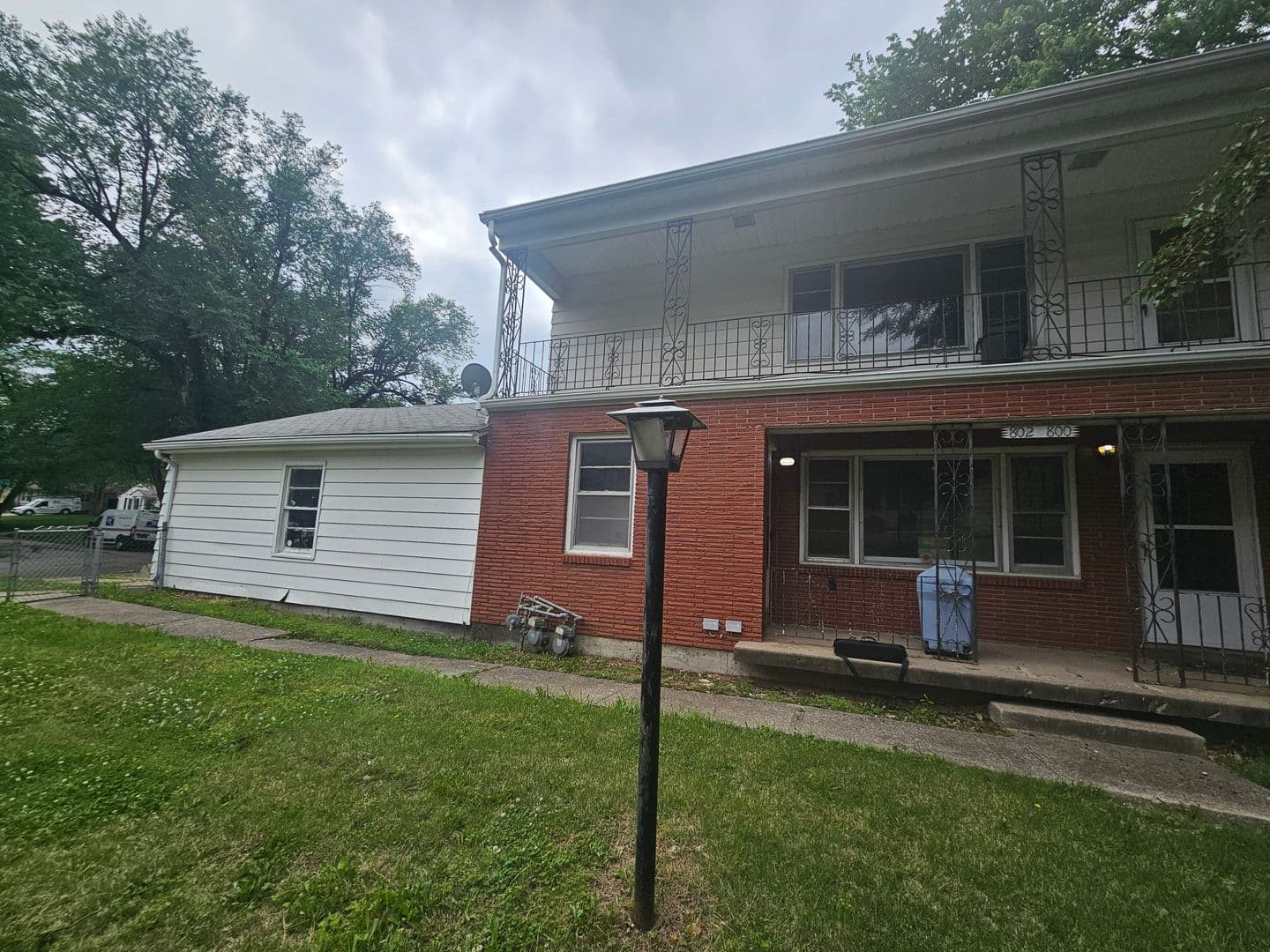 Kansas City Apartment: 800-802 E 75th Terrace