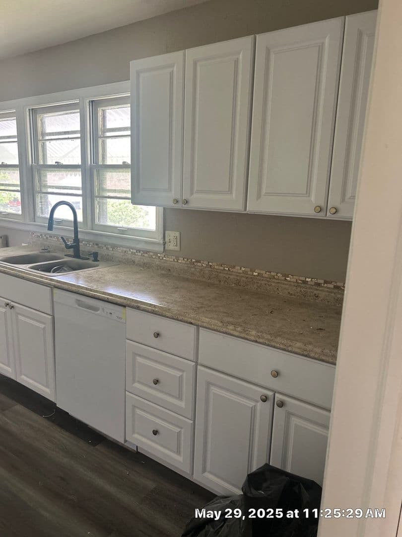 Kansas City Apartment: 800-802 E 75th Terrace