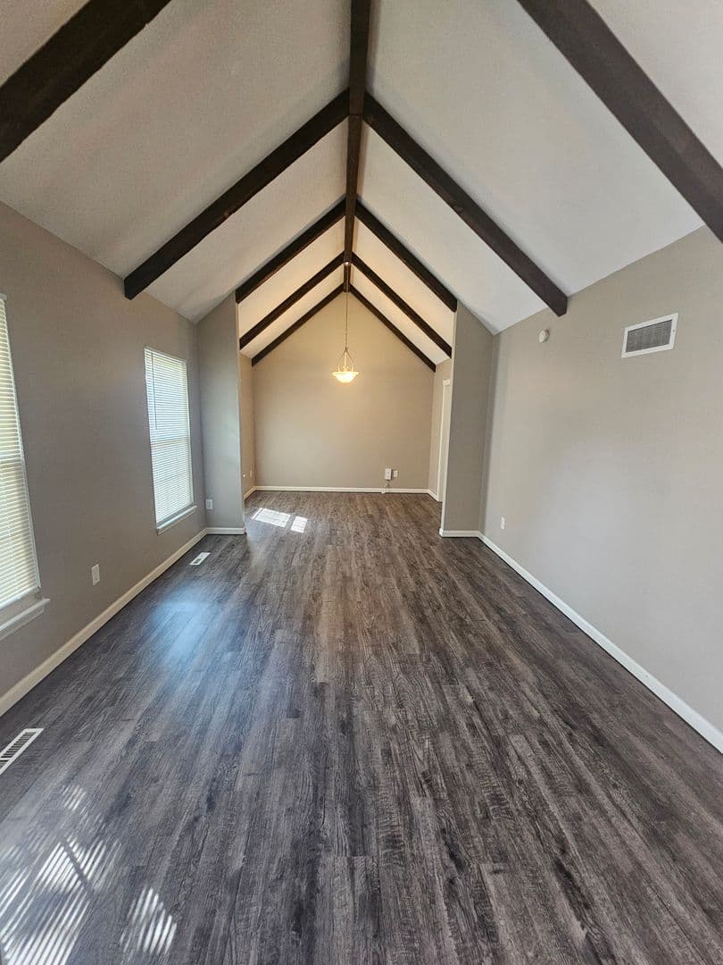 Kansas City House: 10013 N Harrison Drive