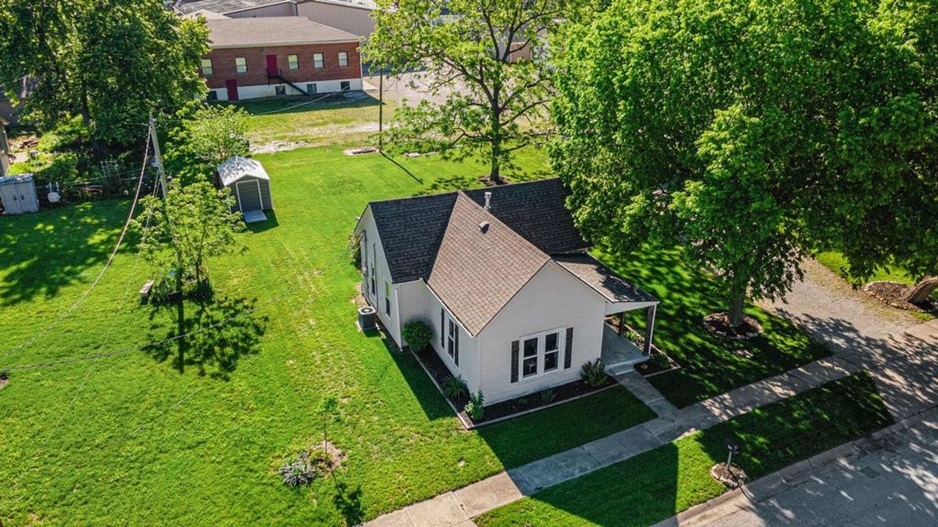 Smithville House: 305 S Mill Street