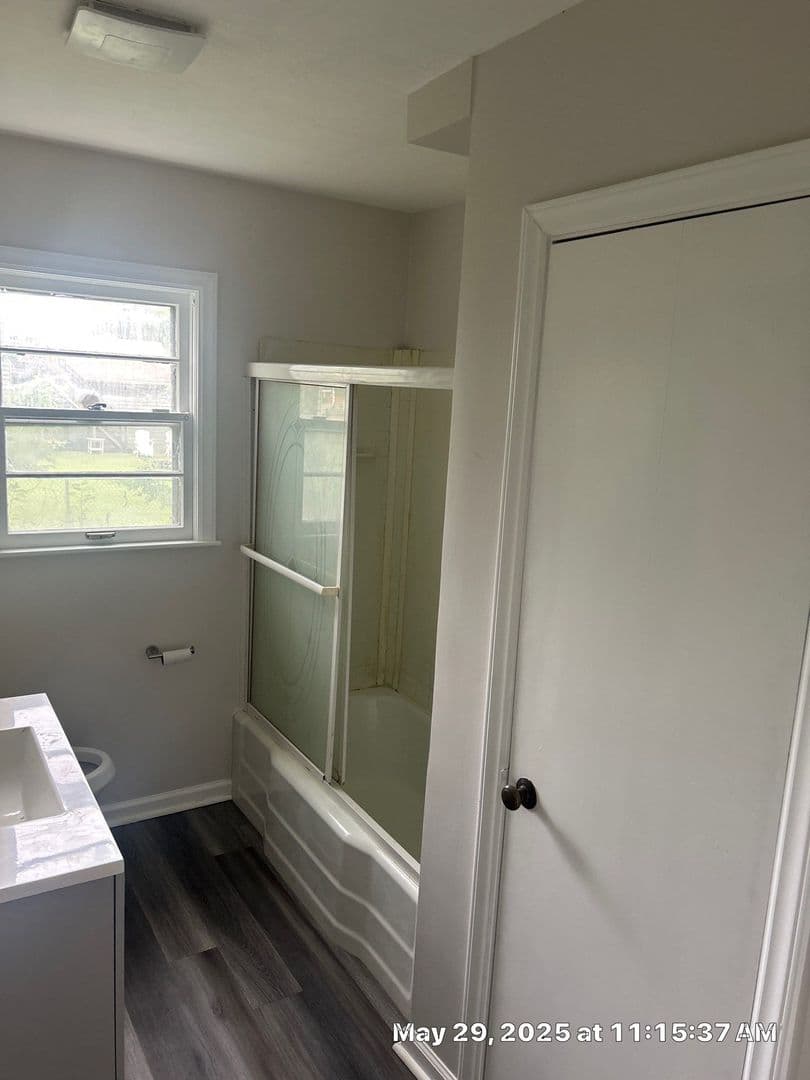 Kansas City Apartment: 800-802 E 75th Terrace