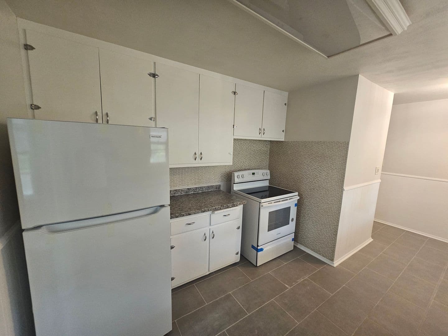 Kansas City Apartment: 800-802 E 75th Terrace