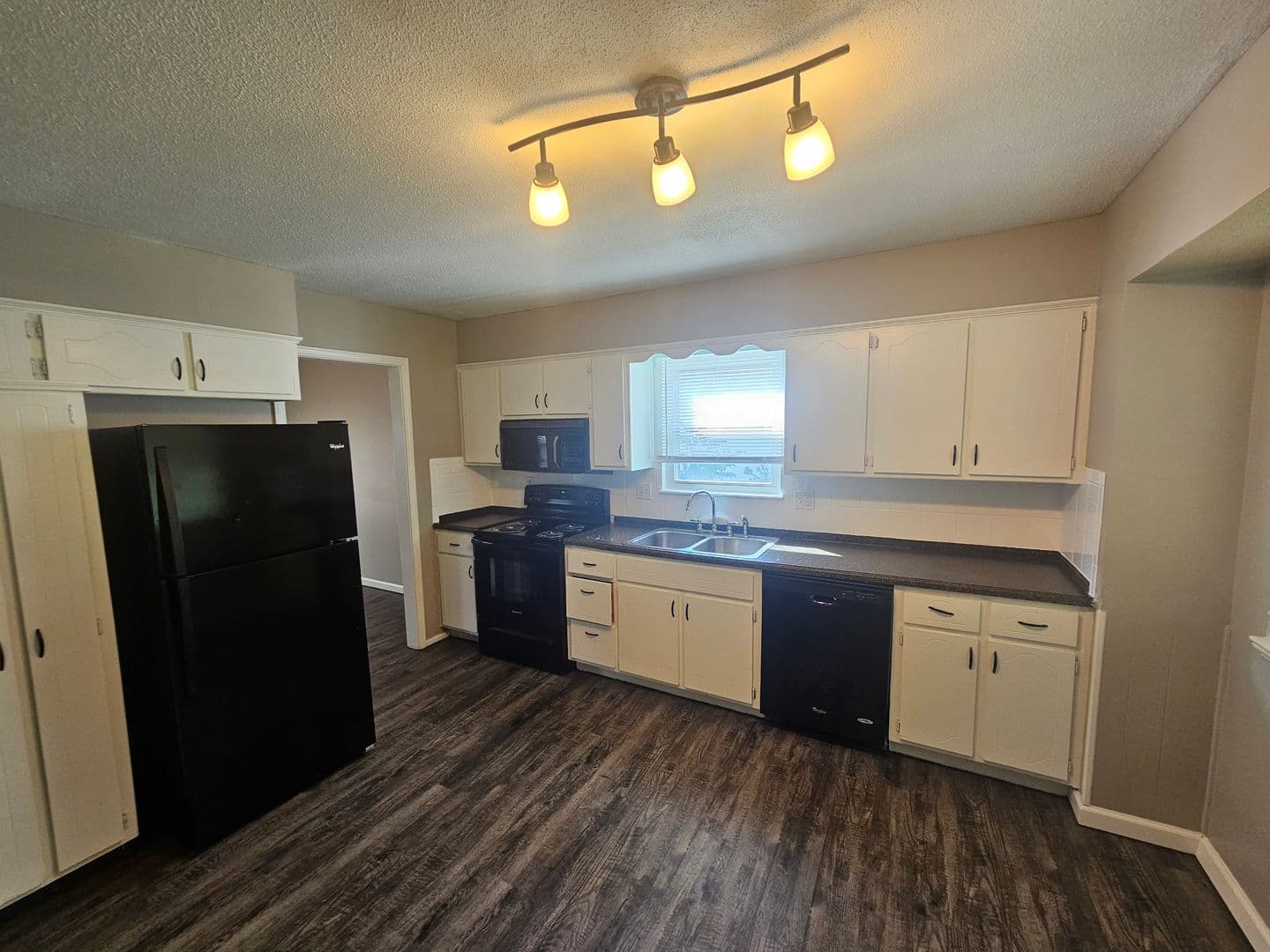 Kansas City House: 10013 N Harrison Drive