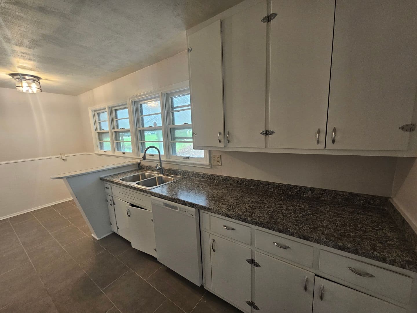 Kansas City Apartment: 800-802 E 75th Terrace