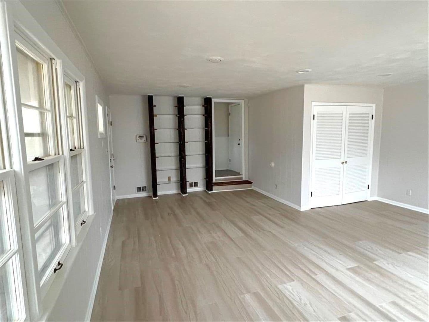 Kansas City Apartment: 800-802 E 75th Terrace