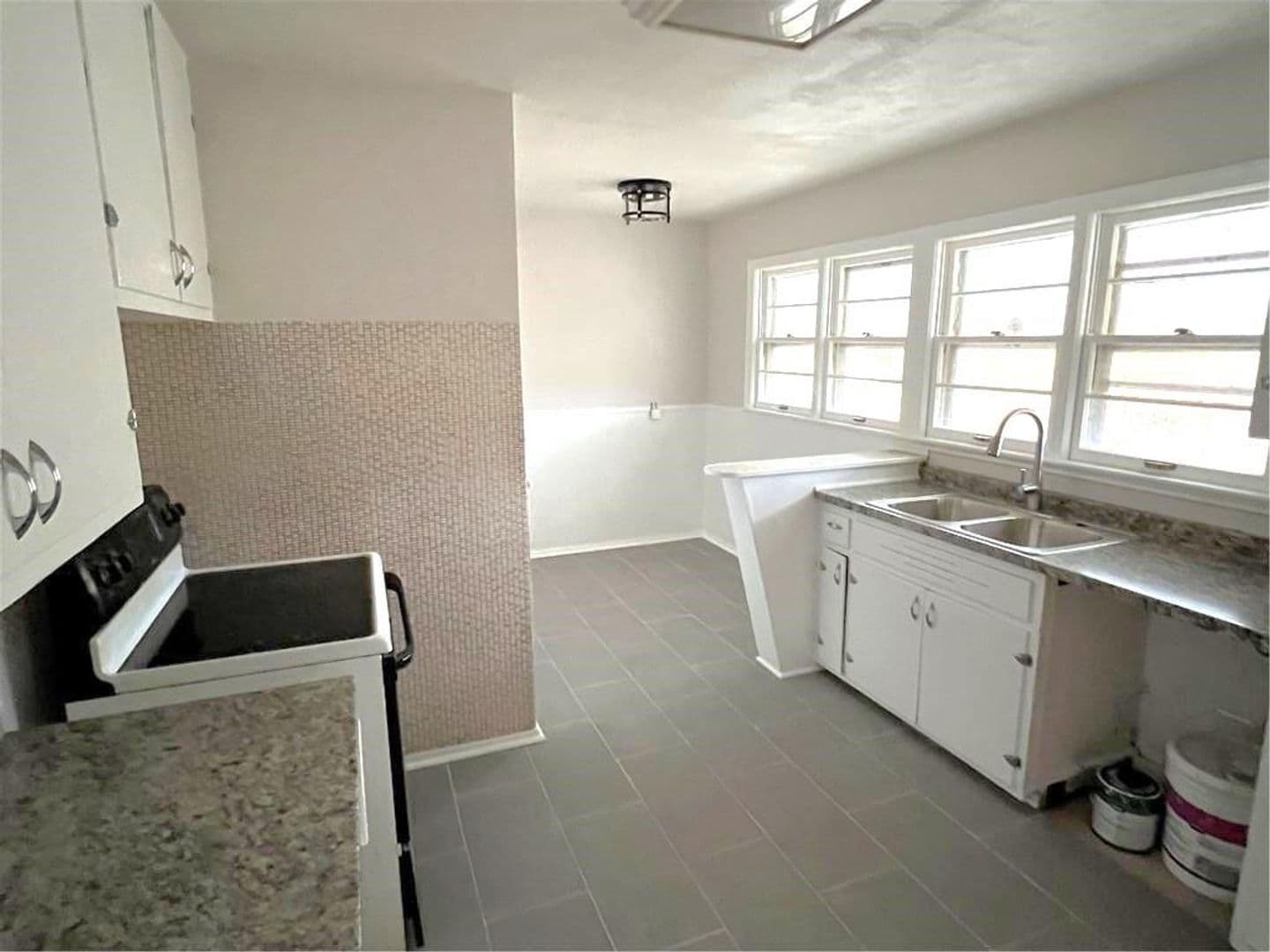 Kansas City Apartment: 800-802 E 75th Terrace