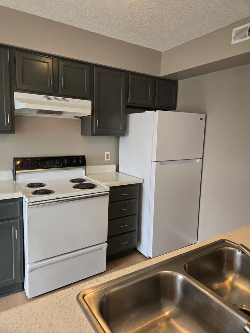 Smithville Apartment: 208 W. Main Street