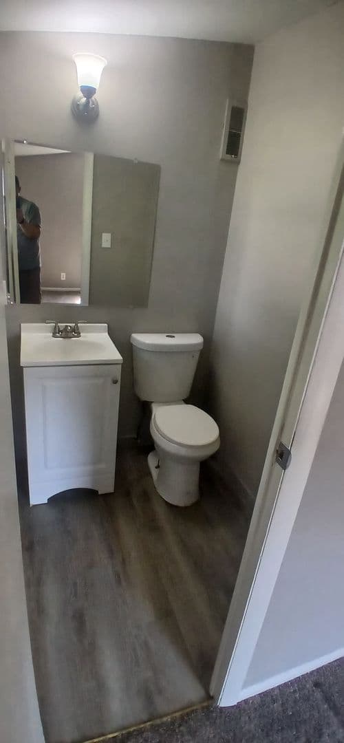 Independence House: 412 N Cochise Dr