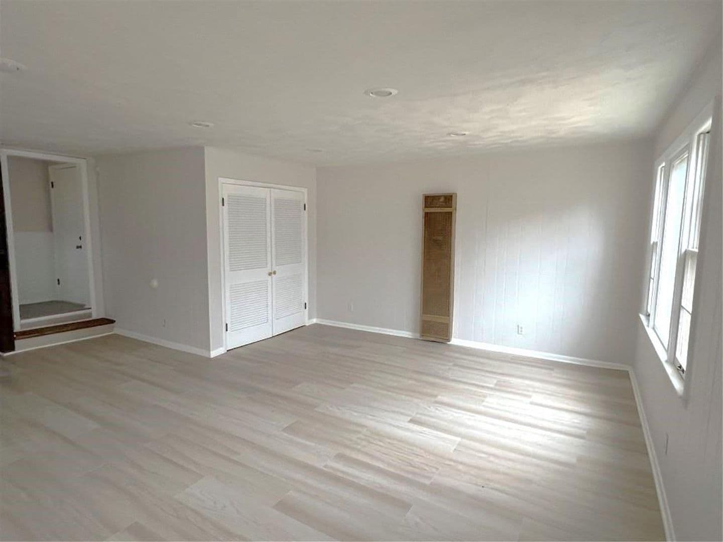 Kansas City Apartment: 800-802 E 75th Terrace