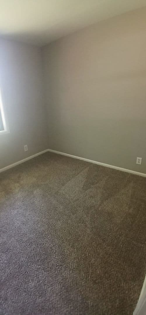 Independence House: 412 N Cochise Dr