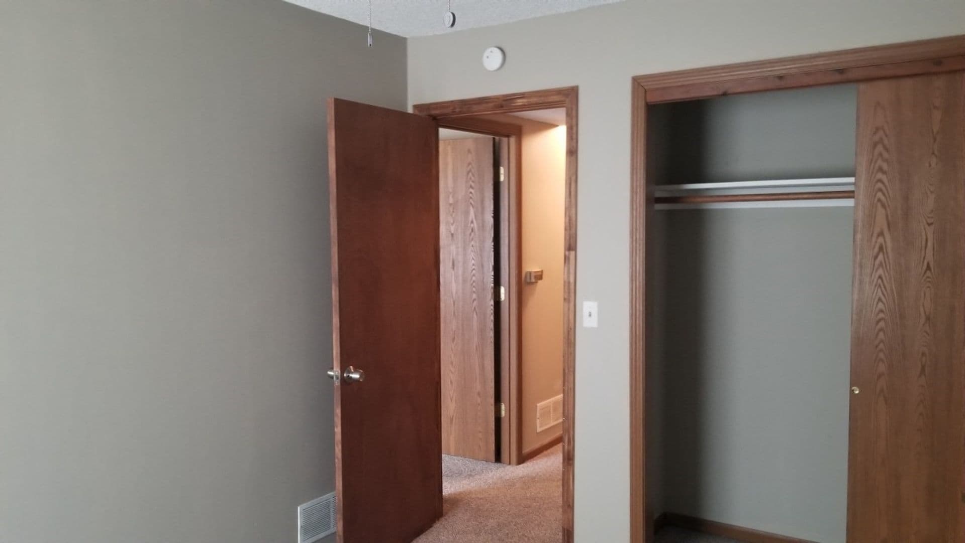 Smithville Apartment: 211 W. Main Street
