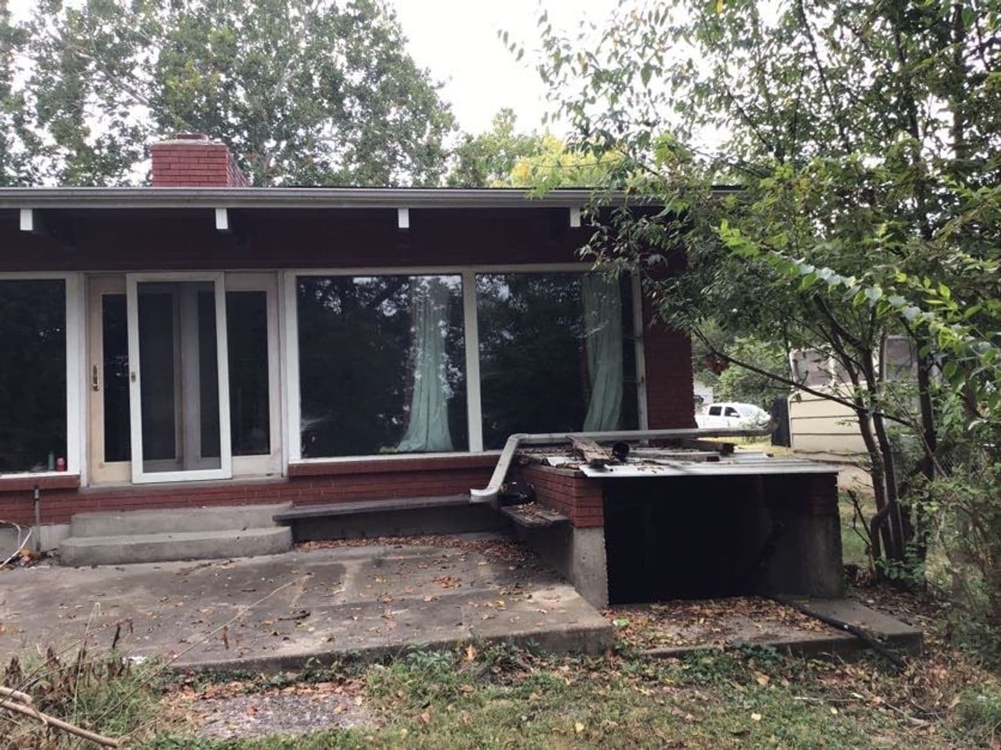 Kansas City House: 5323 NW Edgewood Circle