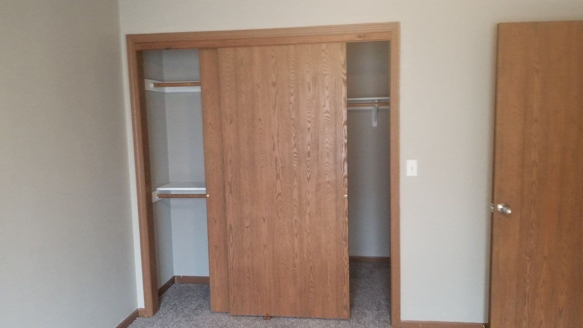 Smithville Apartment: 211 W. Main Street