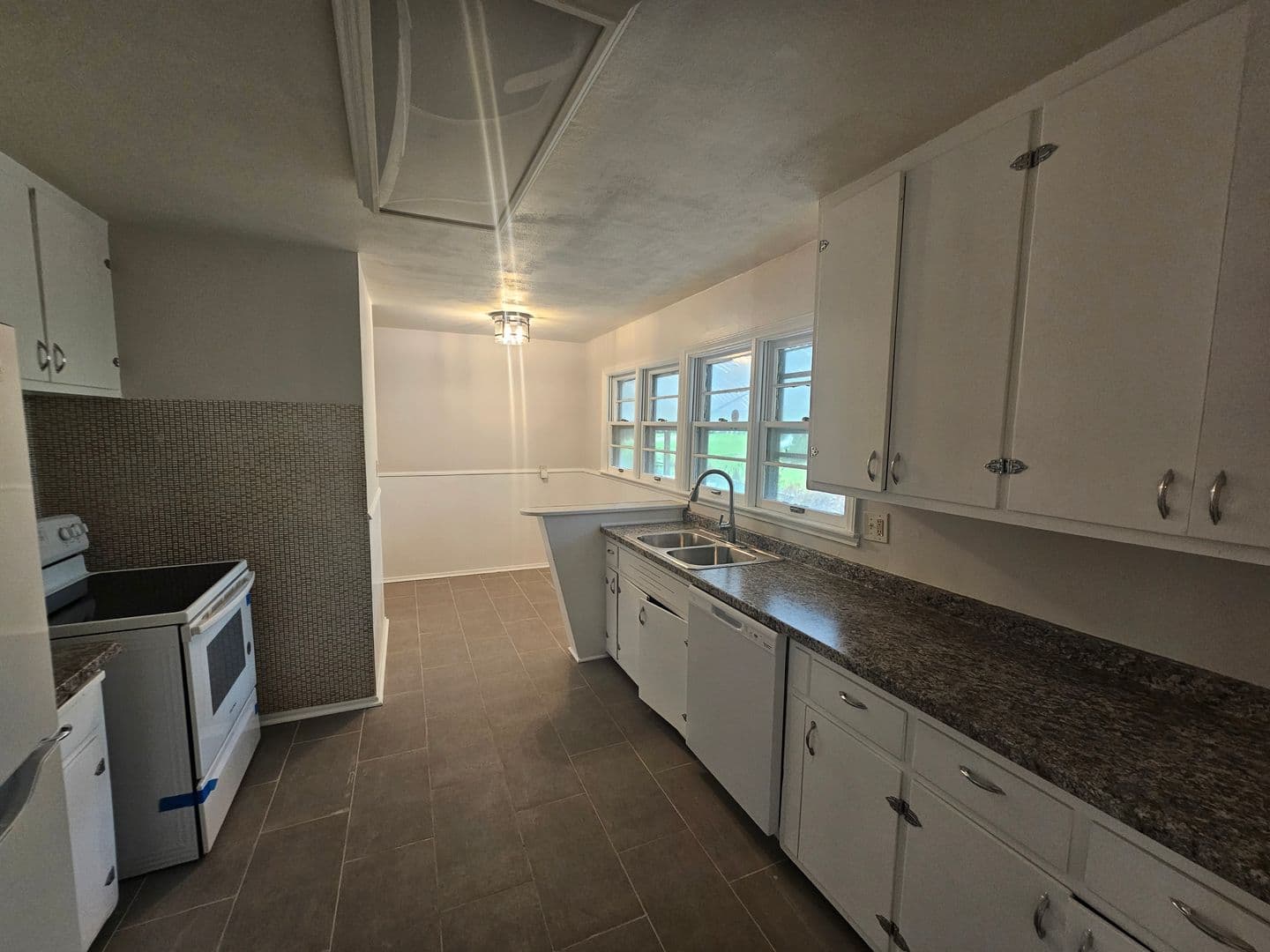 Kansas City Apartment: 800-802 E 75th Terrace