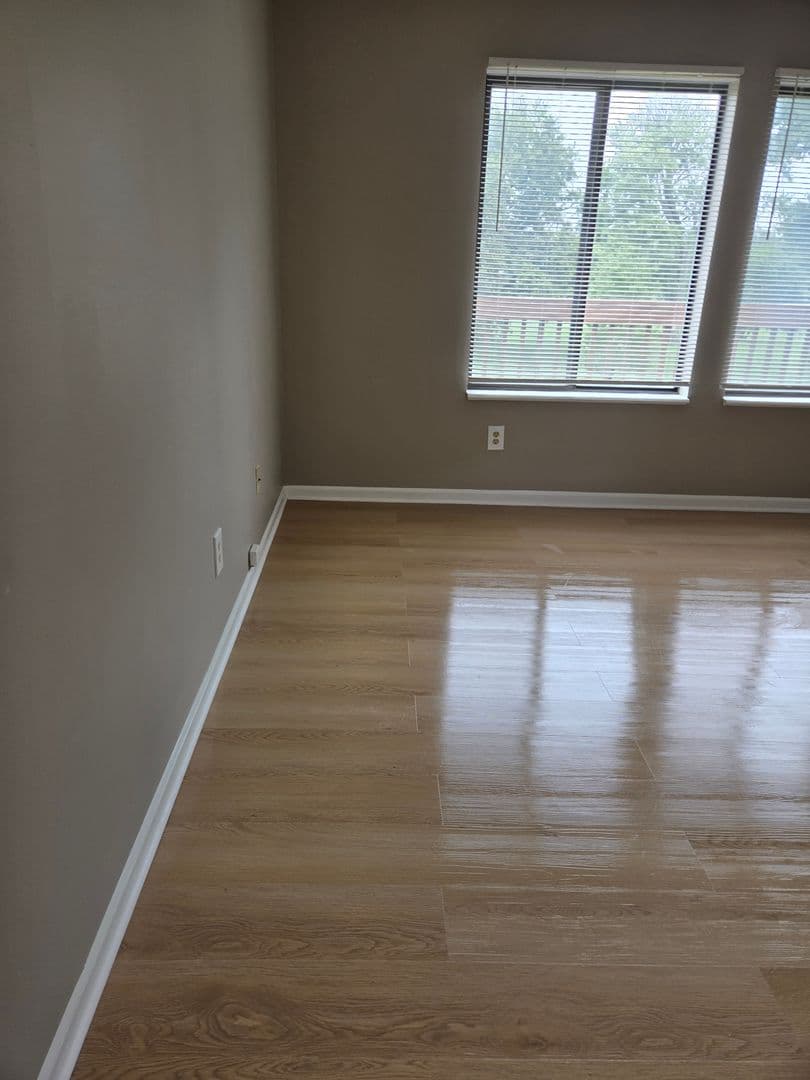 Smithville Apartment: 208 W. Main Street