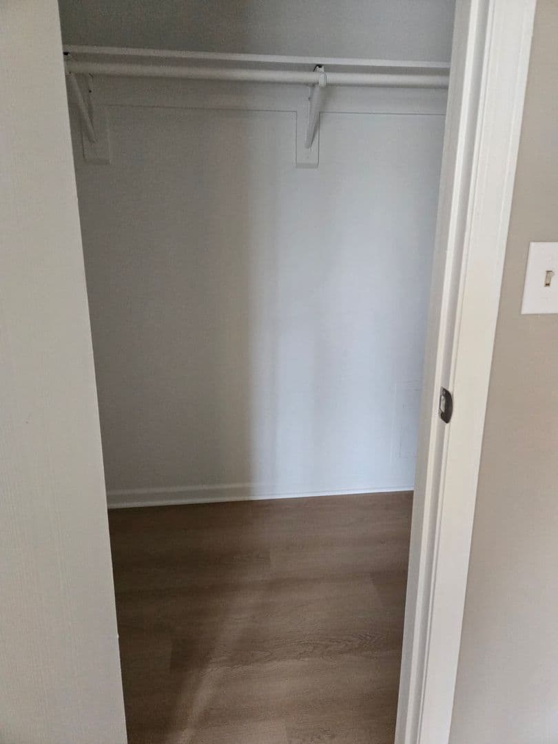Smithville Apartment: 208 W. Main Street