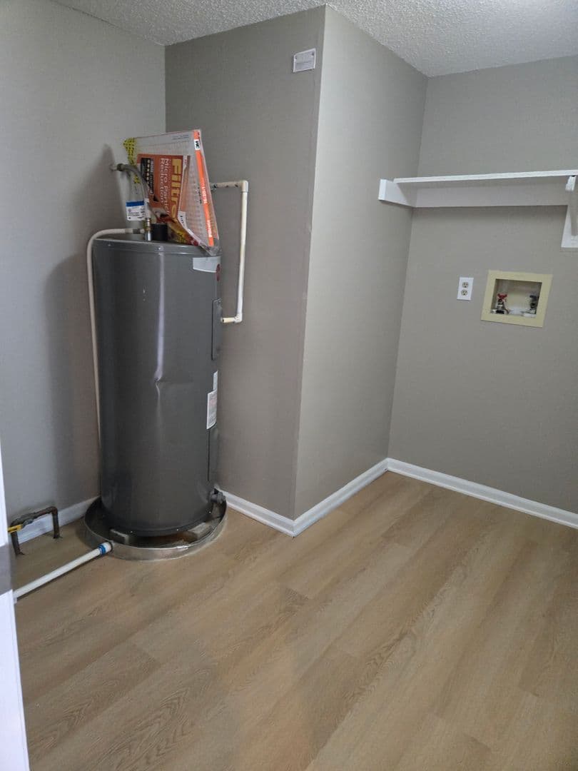 Smithville Apartment: 208 W. Main Street