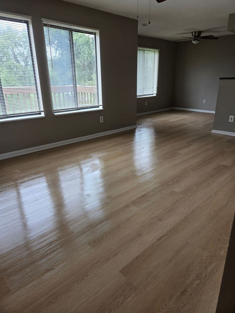 Smithville Apartment: 208 W. Main Street