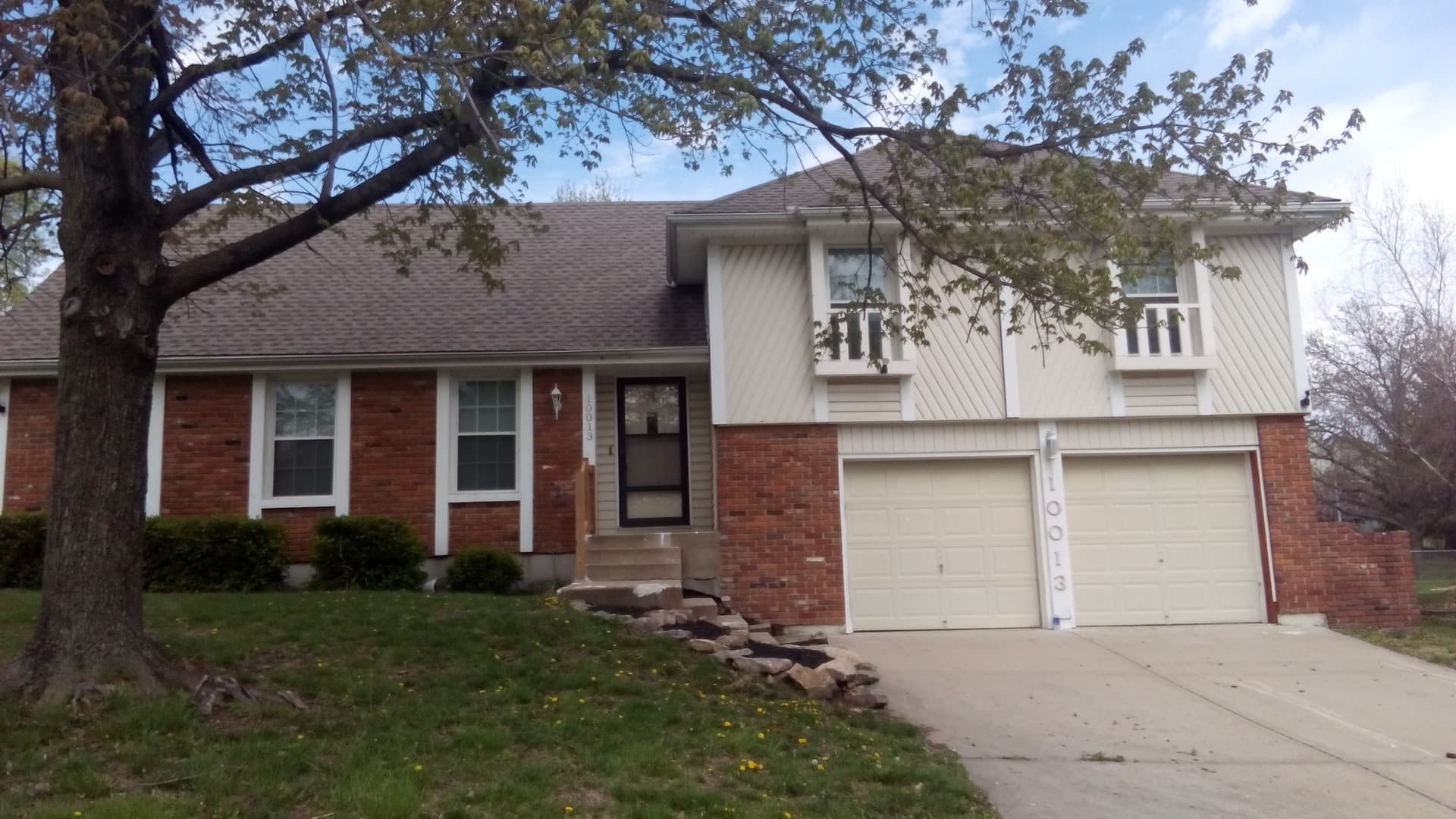 Kansas City House: 10013 N Harrison Drive