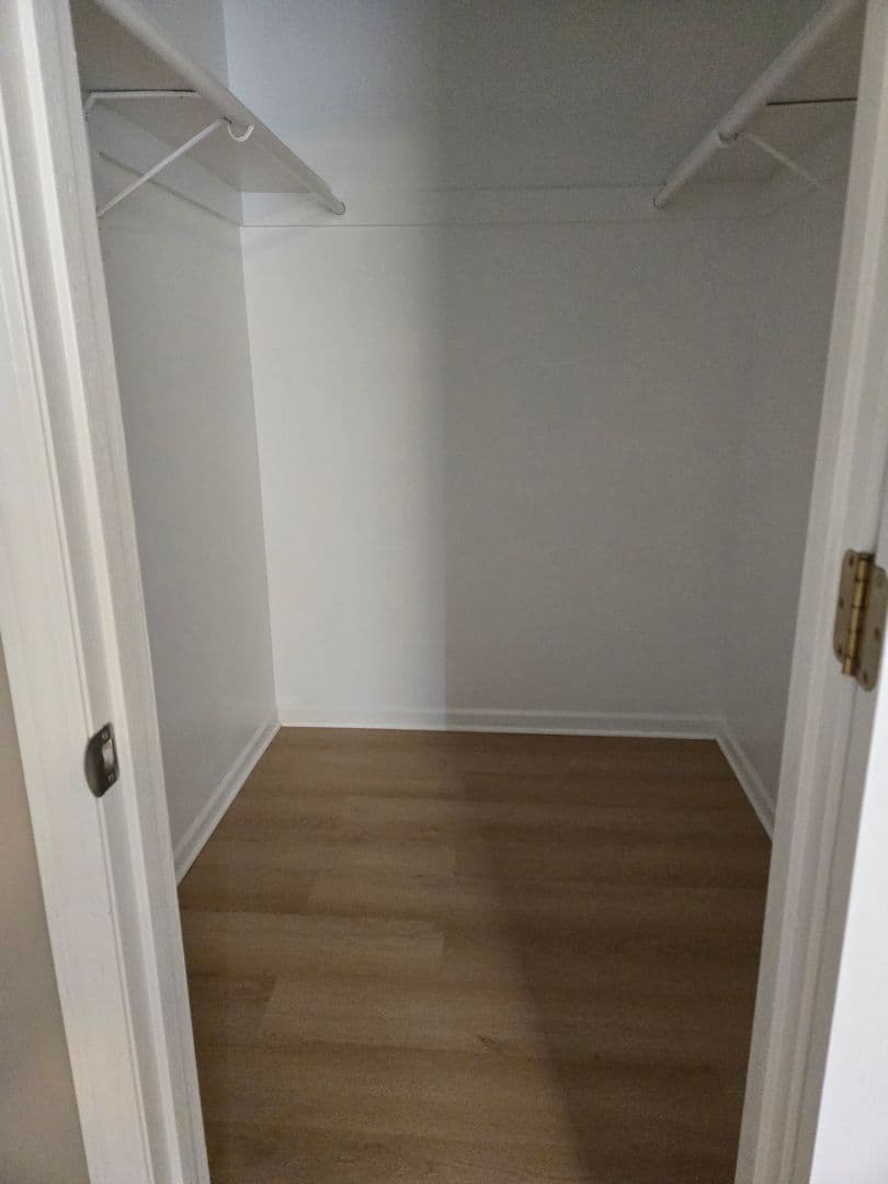 Smithville Apartment: 208 W. Main Street