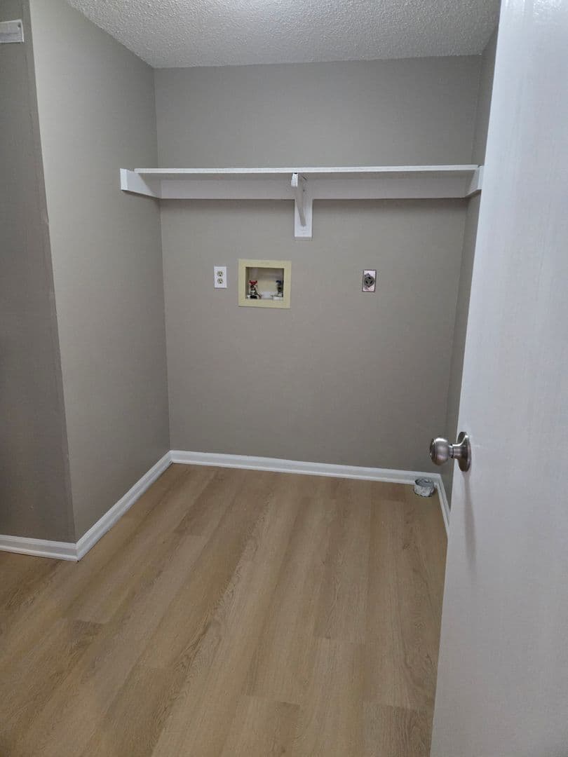 Smithville Apartment: 208 W. Main Street