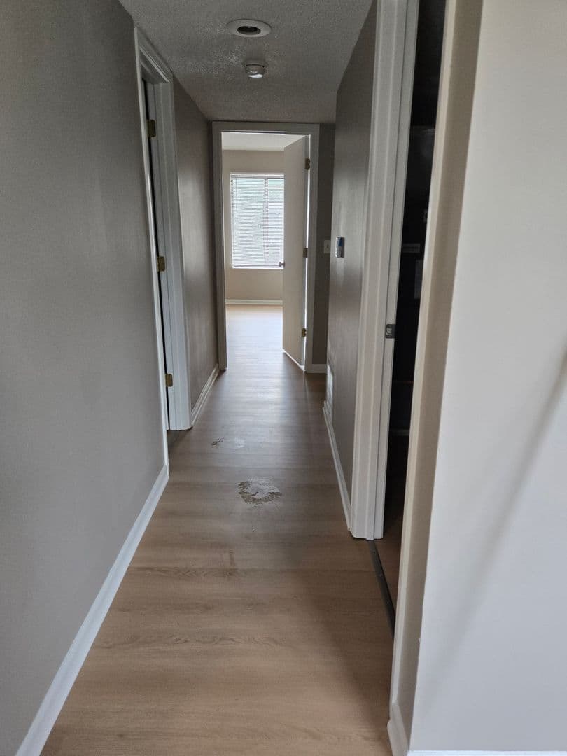 Smithville Apartment: 208 W. Main Street