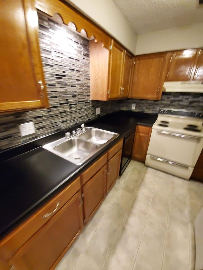 Smithville Apartment: 211 W. Main Street