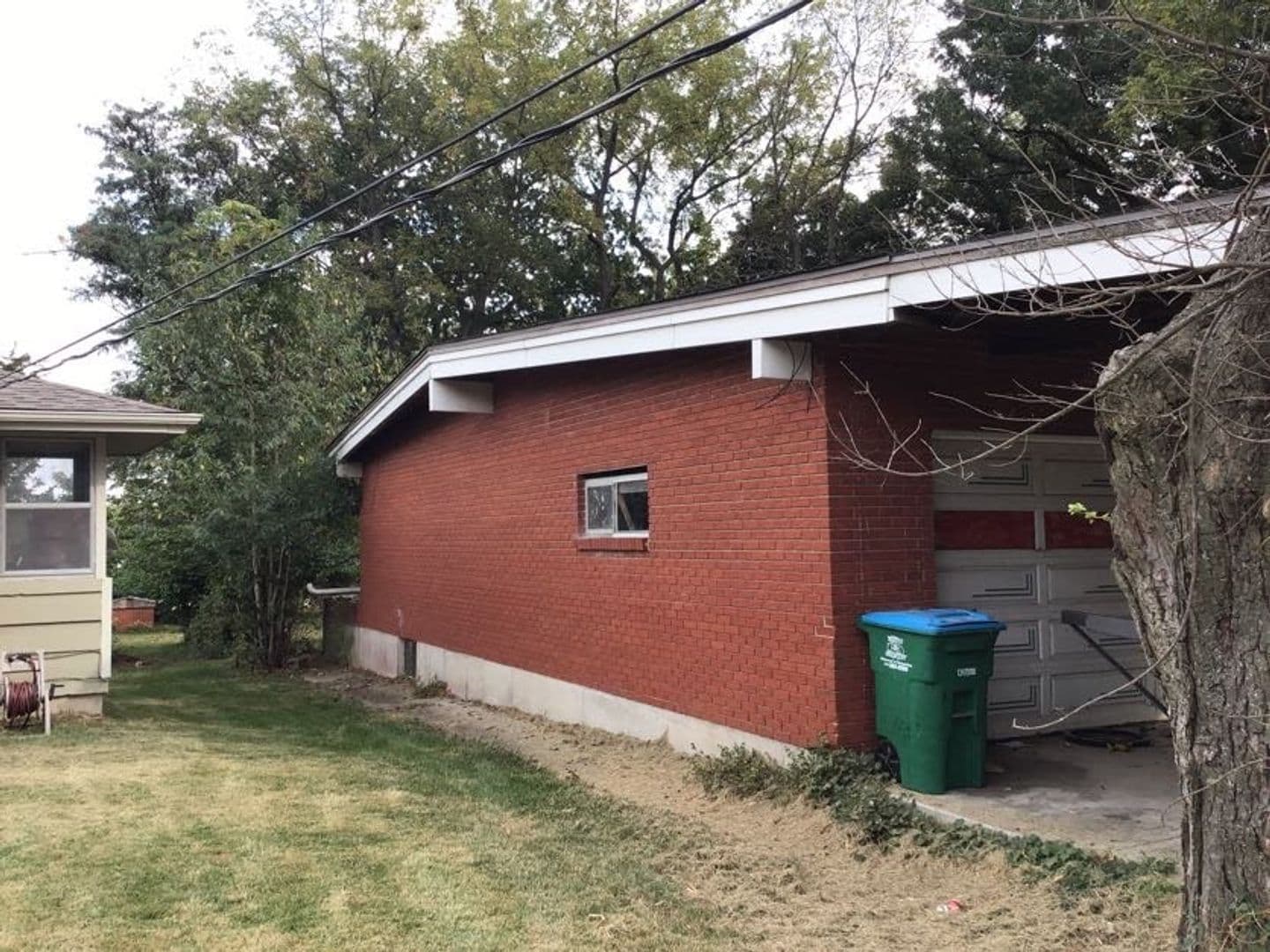 Kansas City House: 5323 NW Edgewood Circle