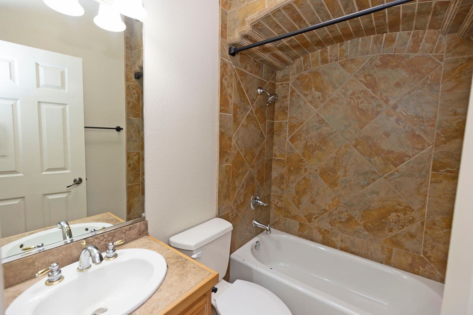 Las Cruces House: 3394 Chimney Rock