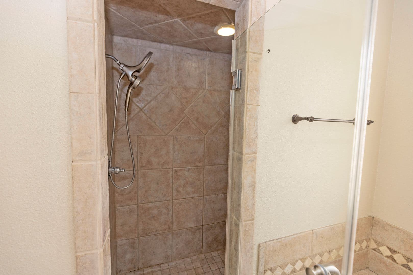 Las Cruces House: 3394 Chimney Rock