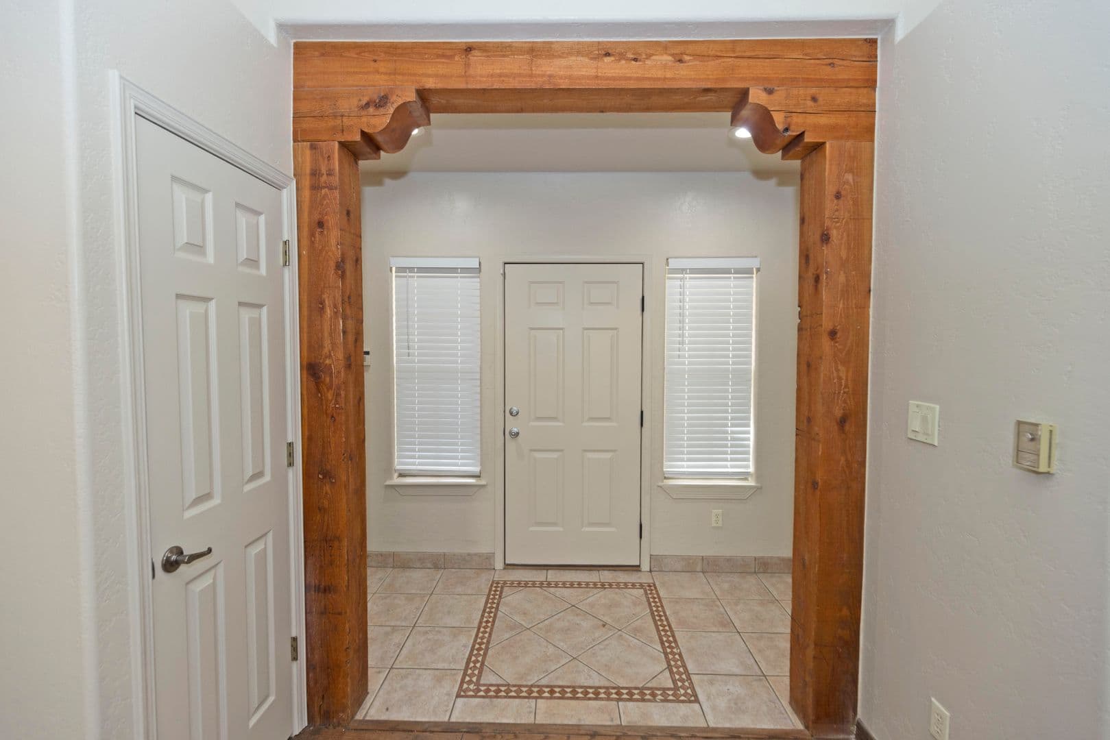 Las Cruces House: 3394 Chimney Rock