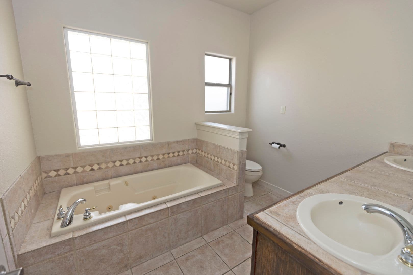 Las Cruces House: 3394 Chimney Rock