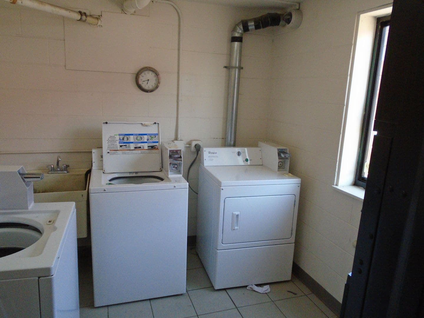 Owatonna Apartment: 422 N Cedar Ave