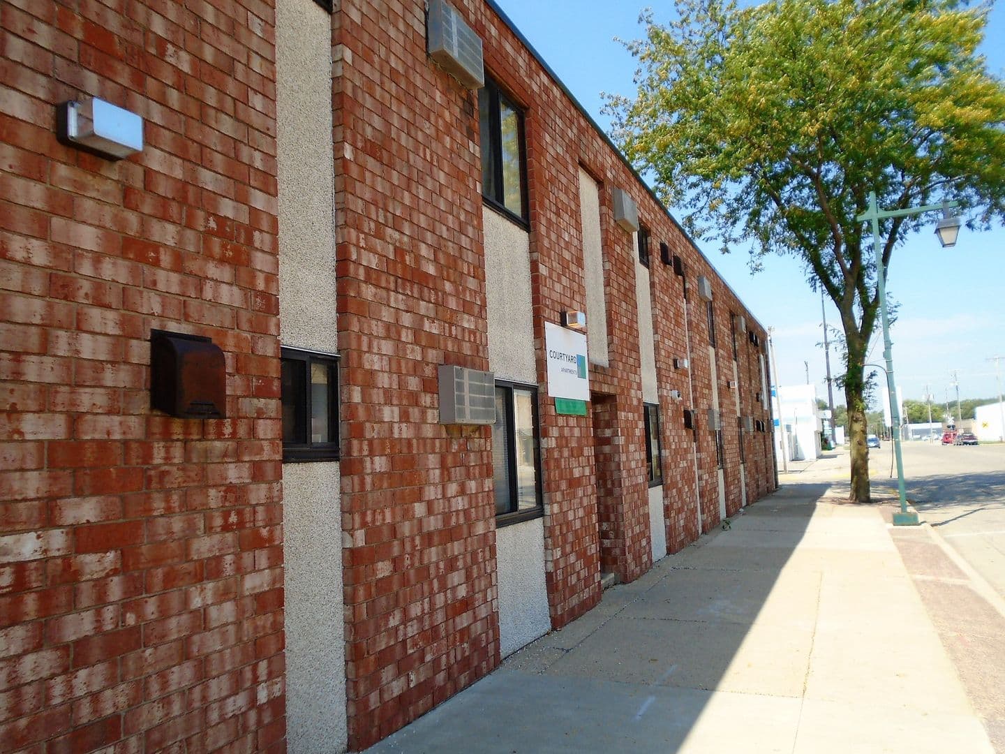 Owatonna Apartment: 422 N Cedar Ave