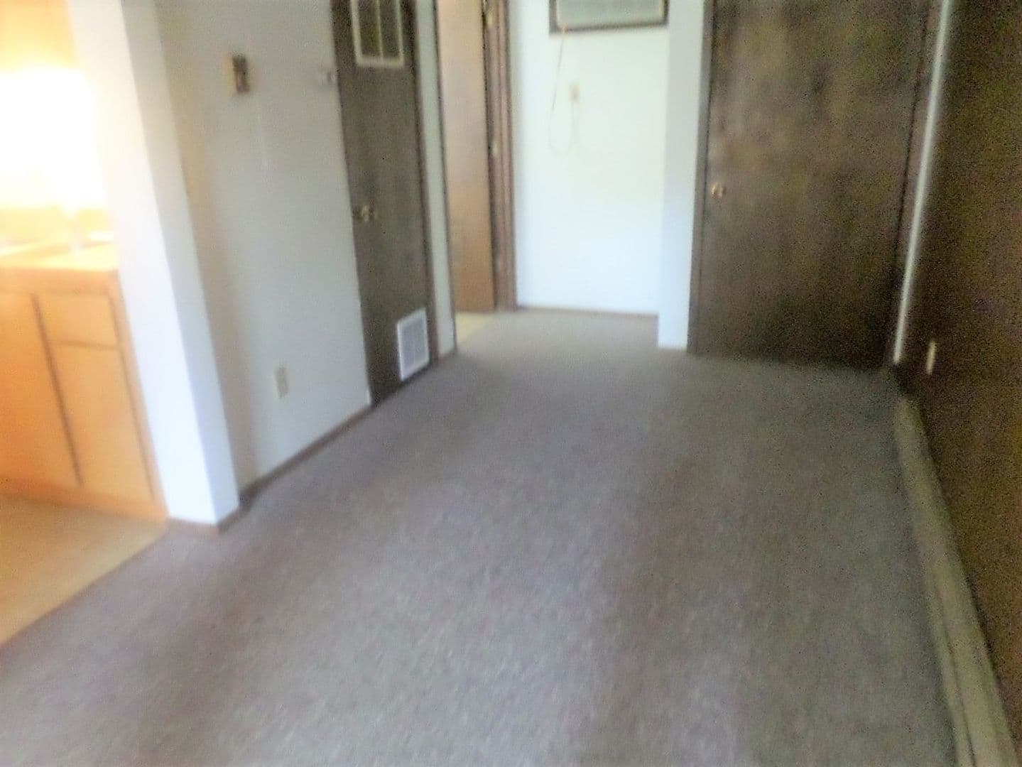 Owatonna Apartment: 422 N Cedar Ave