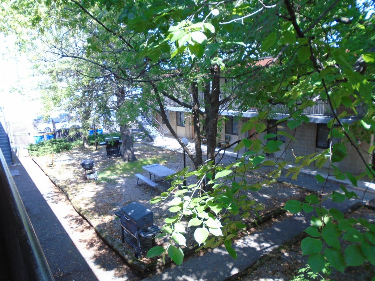 Owatonna Apartment: 422 N Cedar Ave