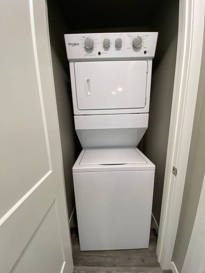 Owatonna Apartment: 325 Florence Ave