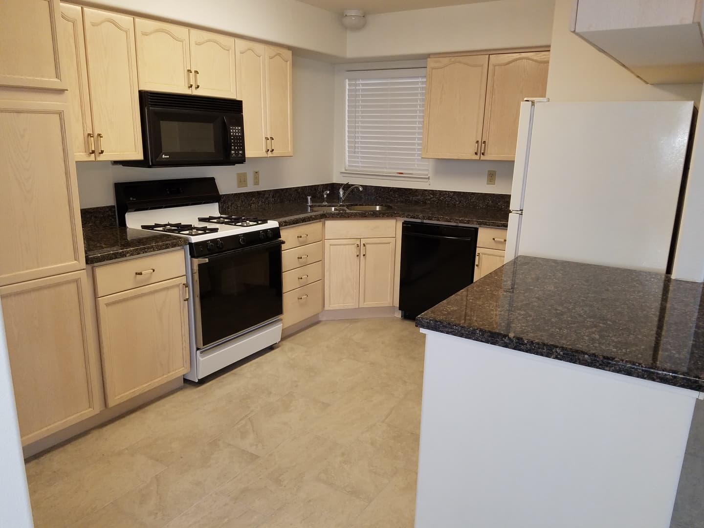 N Las Vegas House: 4319 E. Pageantry Falls Dr