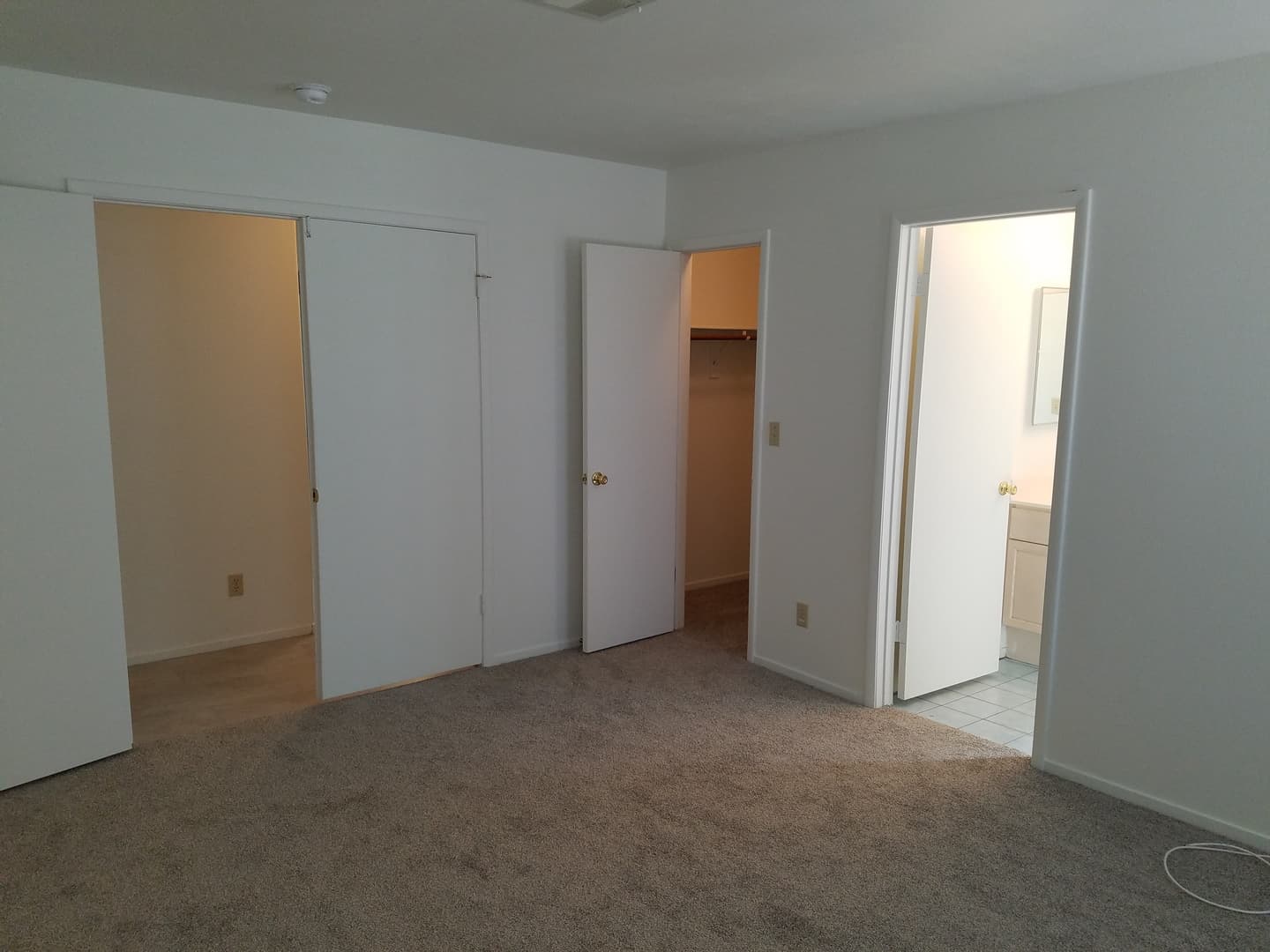N Las Vegas House: 4319 E. Pageantry Falls Dr