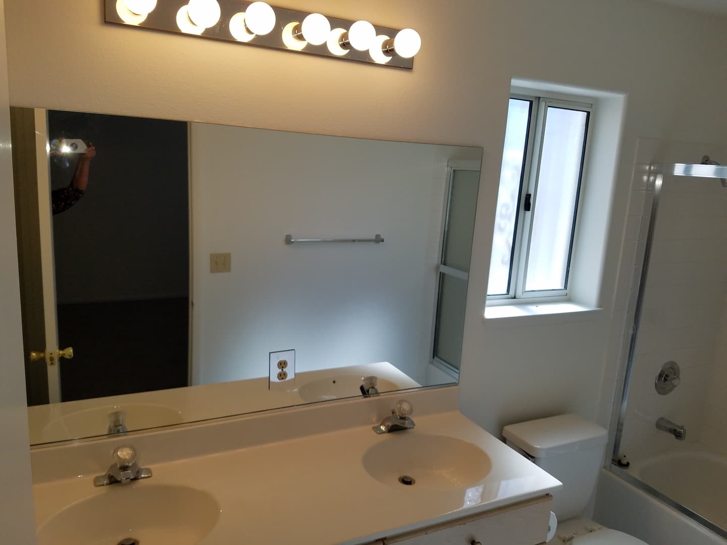 N Las Vegas House: 4319 E. Pageantry Falls Dr