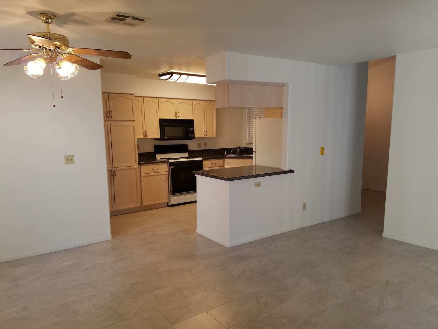 N Las Vegas House: 4319 E. Pageantry Falls Dr