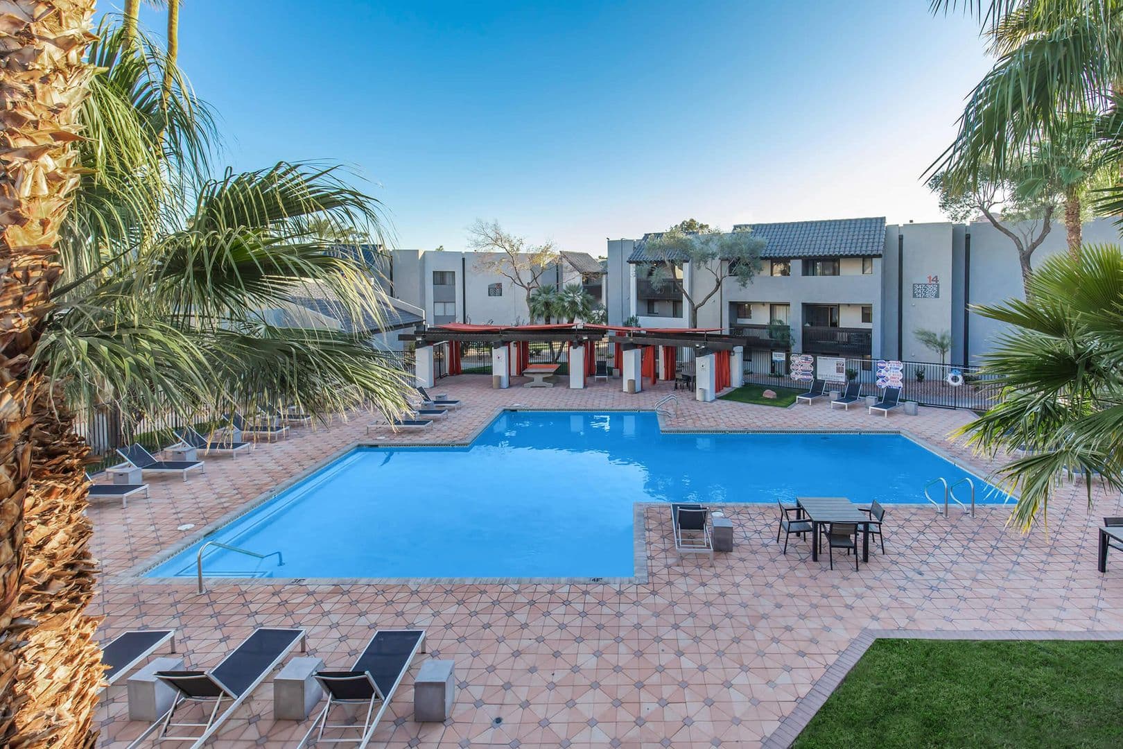 Las Vegas Apartment: 3550 Paradise Rd