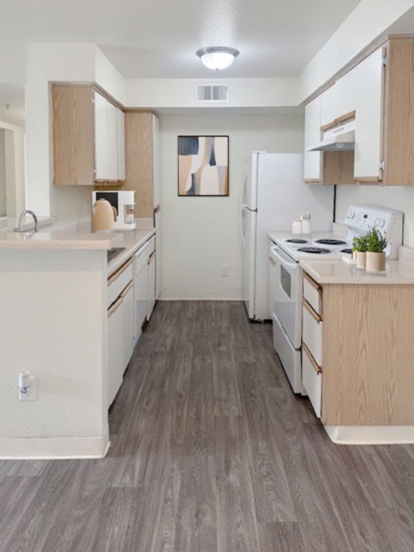 Sun Valley Apartment: 4005 Moorpark Ct