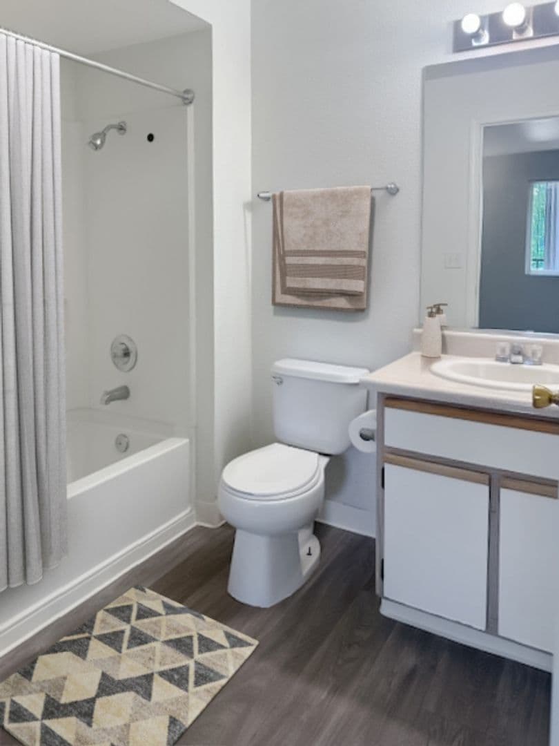 Sun Valley Apartment: 4005 Moorpark Ct